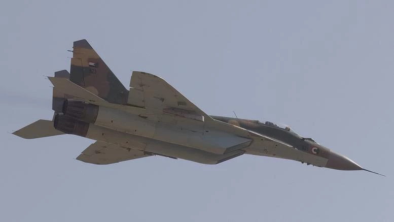 Σύριος πιλότος φόρτωσε Mig-29 με 10 τόνους εκρηκτικά και ρουκέτες – Δηλώνει έτοιμος να «κόψει» στα δύο το αεροπλανοφόρο USS Harry S.Truman